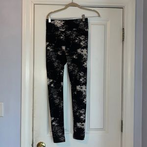 Tie-dye style black and white leggings. Size small/medium.